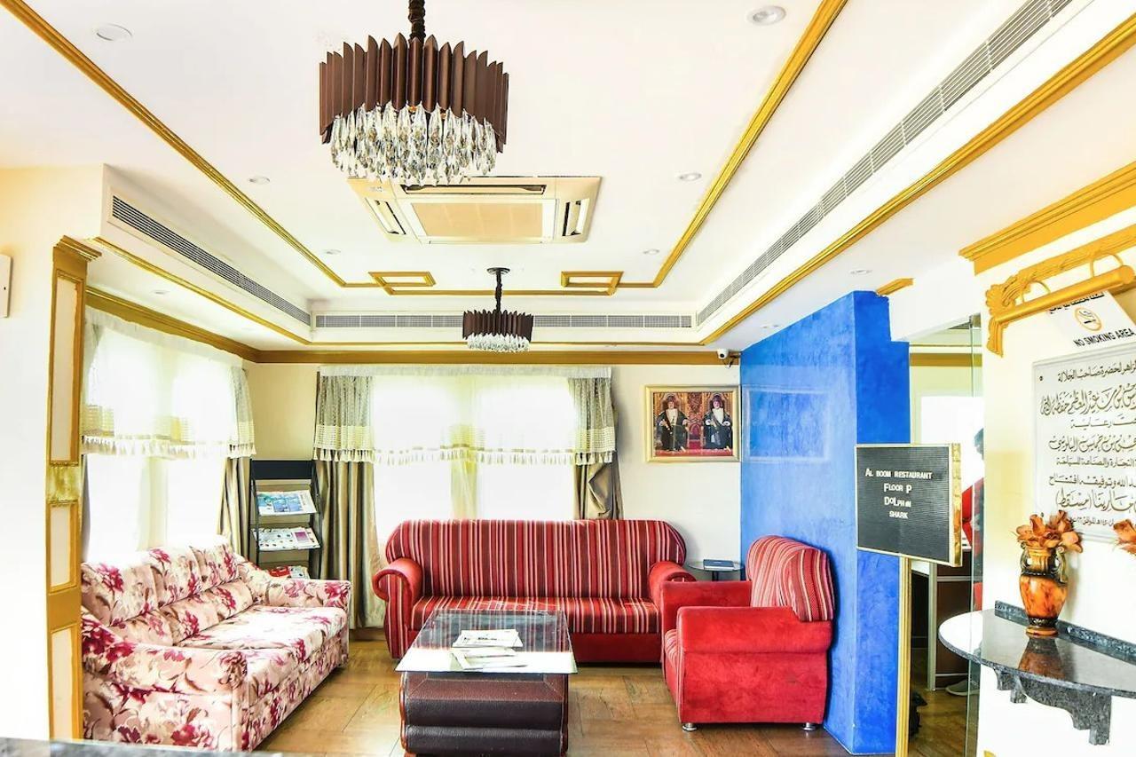 Marina Hotel Mutrah Bagian luar foto