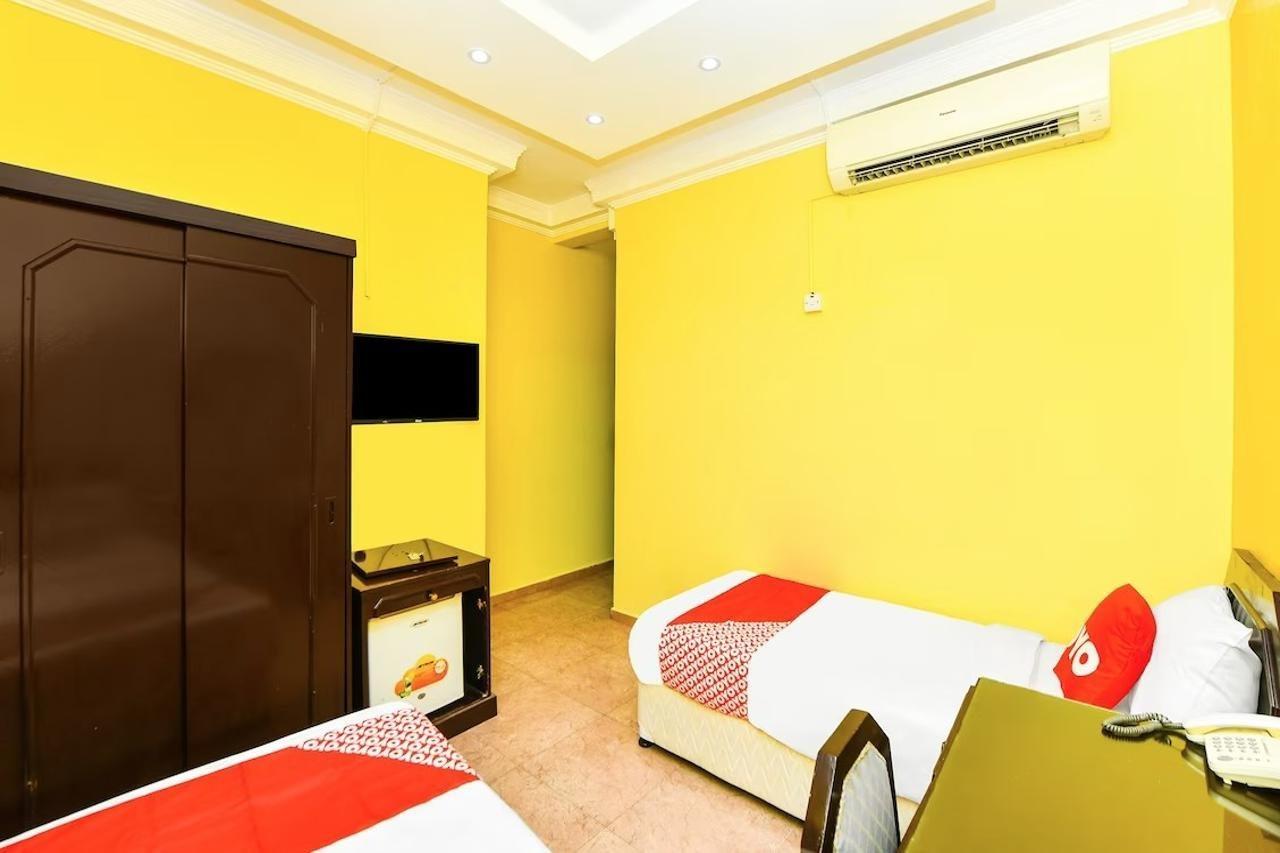Marina Hotel Mutrah Bagian luar foto