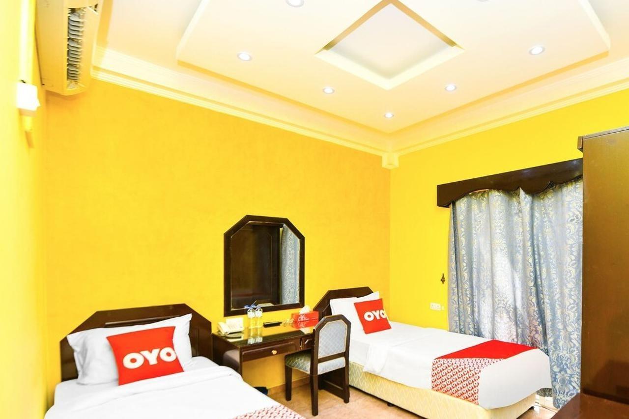 Marina Hotel Mutrah Bagian luar foto