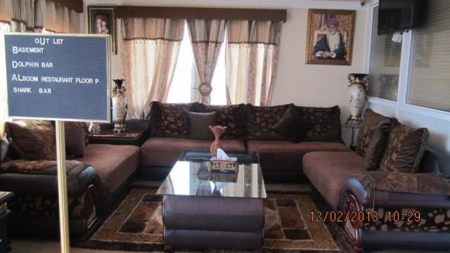 Marina Hotel Mutrah Bagian luar foto